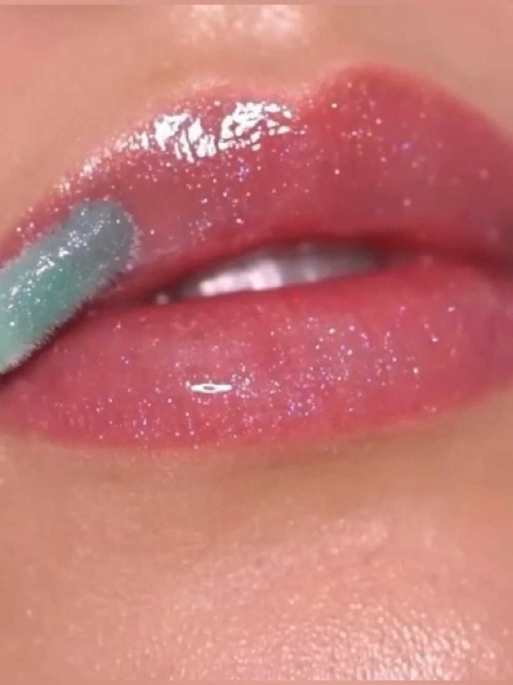 KIKO Milano x Candy Crush™ Sparkle Lip Gloss 04 Aquamarine Aura